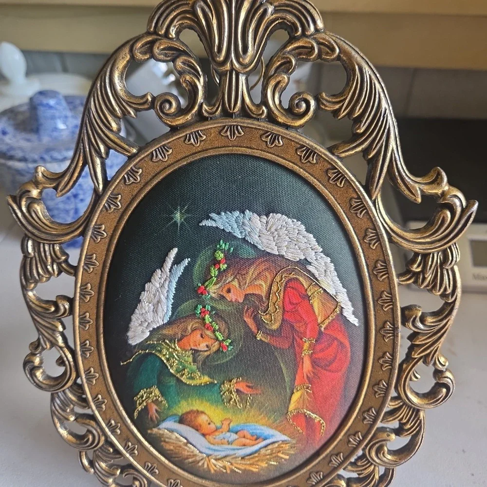 Vintage Creative Circle Adoring Angels Embroidery Brass Ornate Filigree Frame